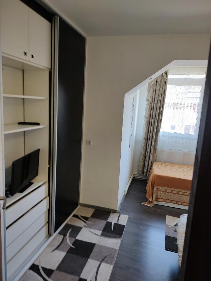 White Black Rooms Hunedoara Dış mekan fotoğraf