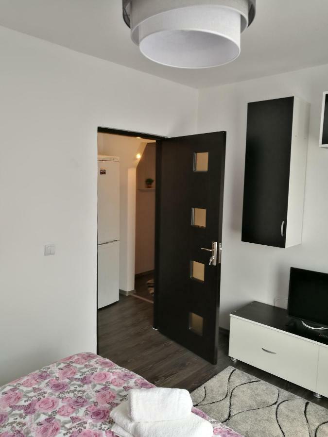 White Black Rooms Hunedoara Dış mekan fotoğraf